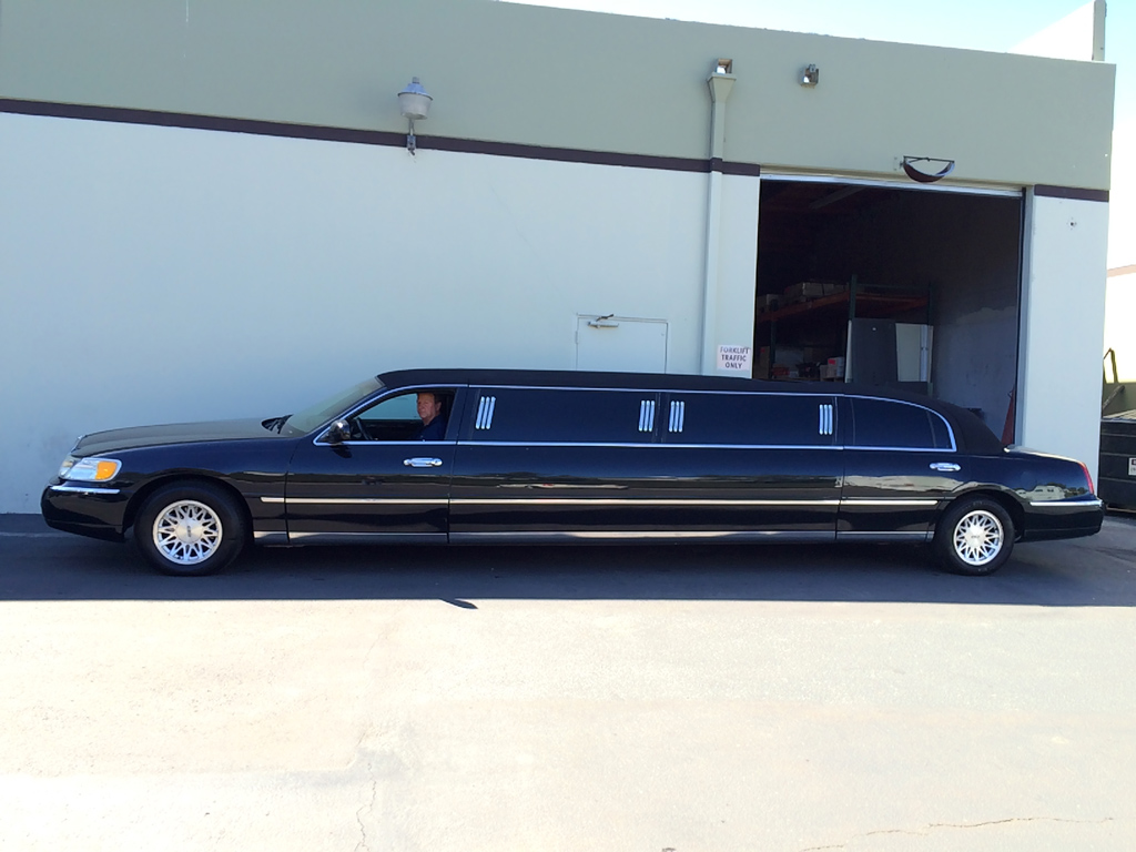 1998 Lincoln Town Car Limo