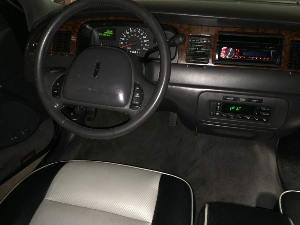 1998 Lincoln Town Car Limo