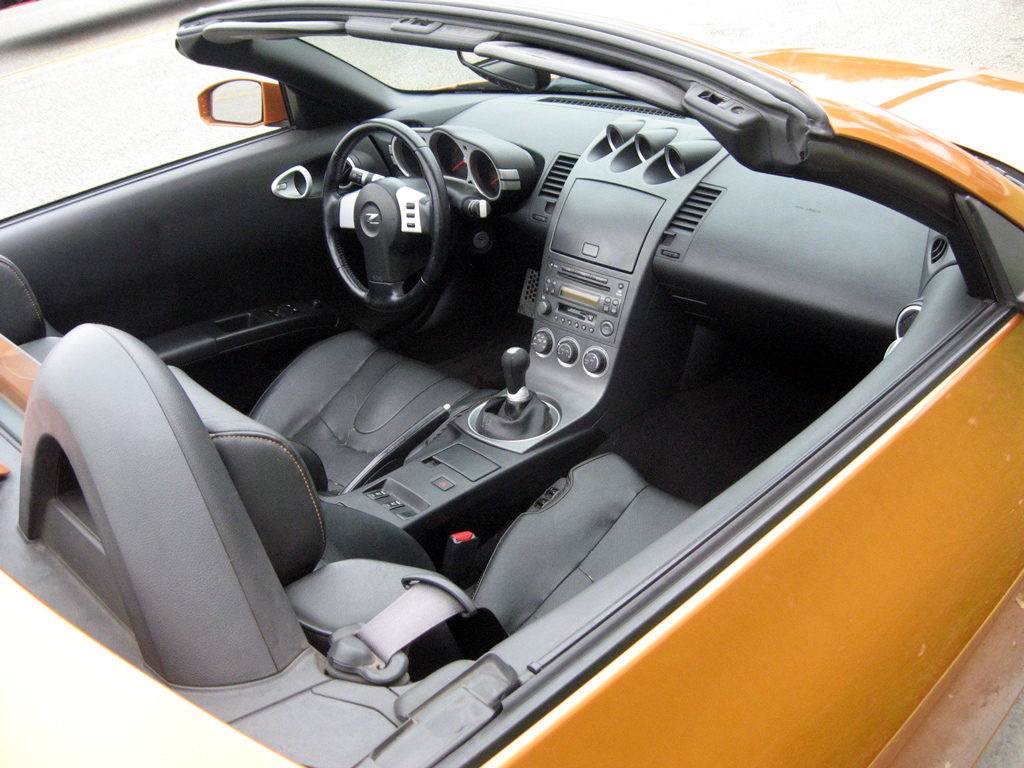 2004 Nissan 350Z Touring Roadster