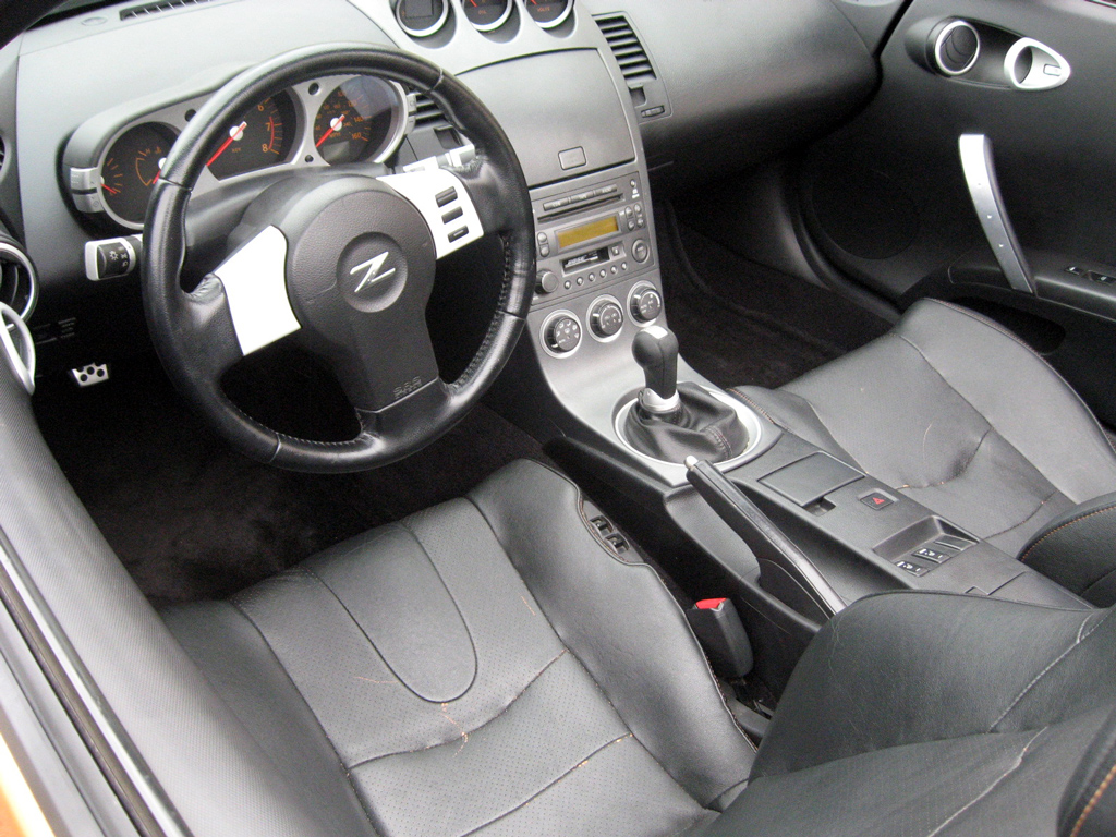 2004 Nissan 350Z Touring Roadster