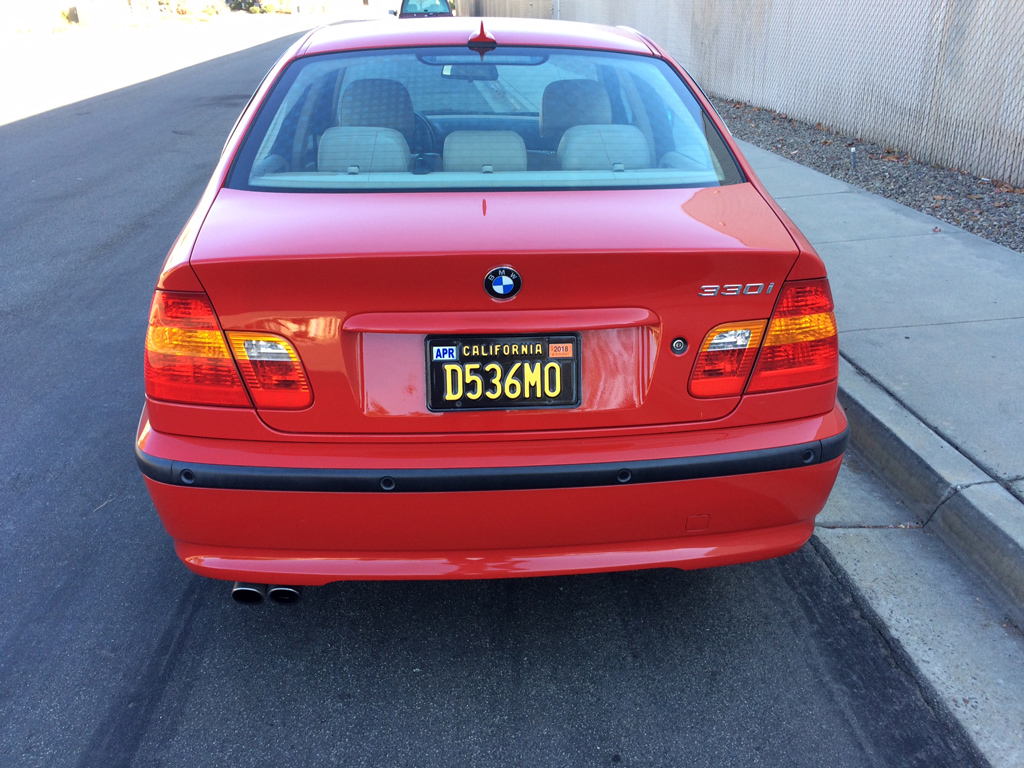 2004 BMW 330i Sedan