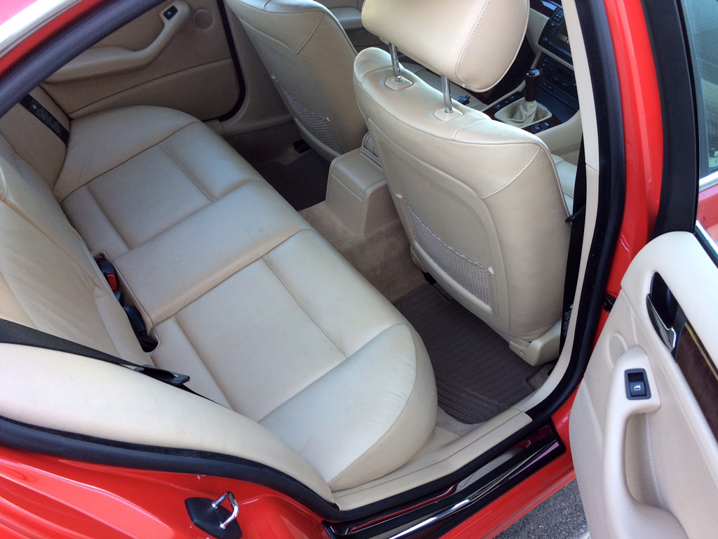 2004 BMW 330i Sedan