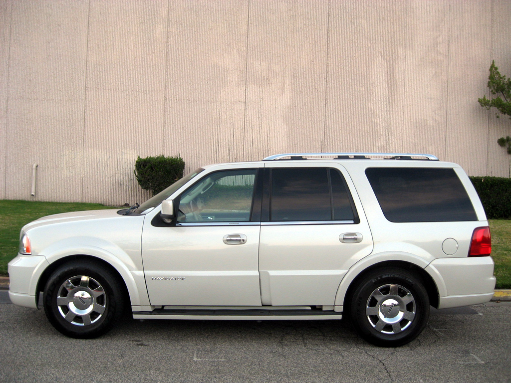 2005 Lincoln Navigator Limited - SOLD