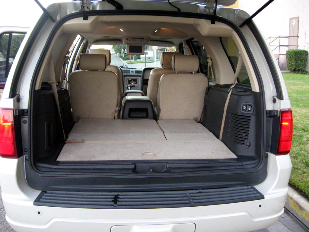 2005 Lincoln Navigator Limited - SOLD