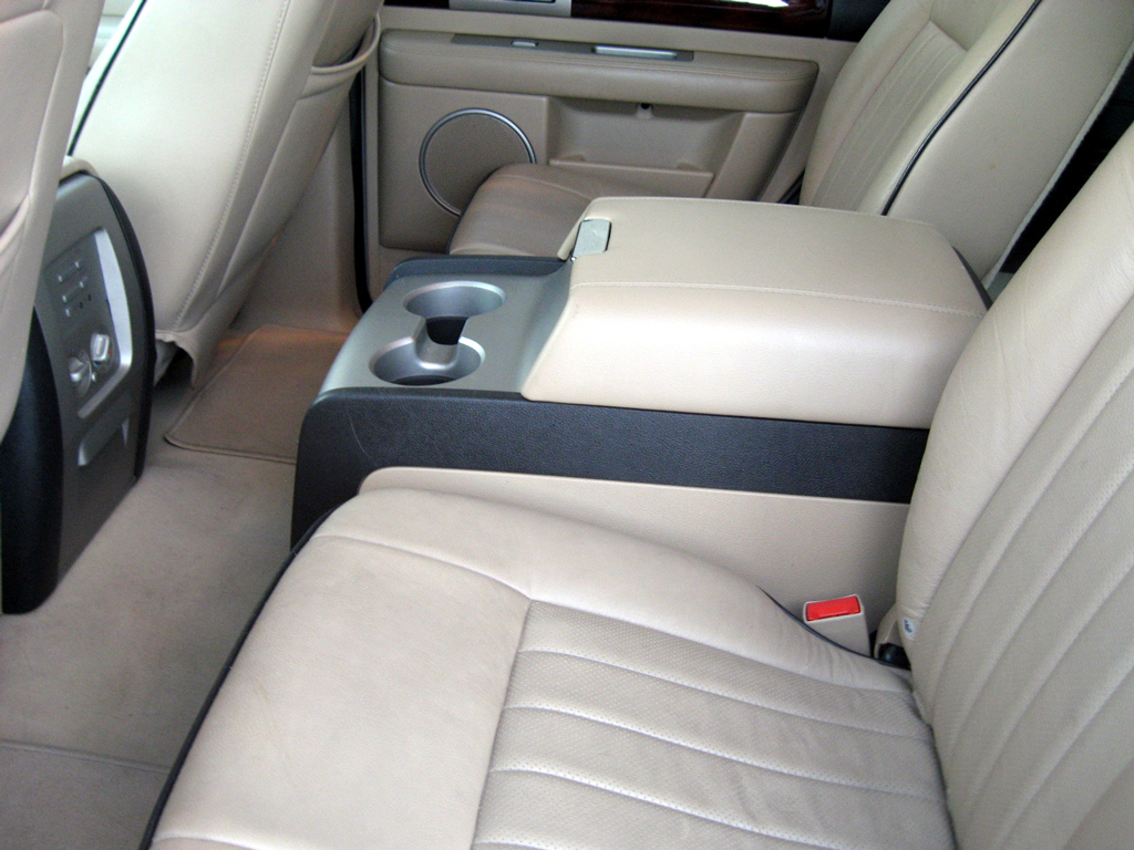 2005 Lincoln Navigator Limited - SOLD
