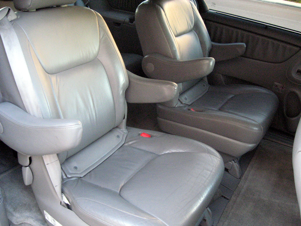 2005 Toyota Sienna XLE
