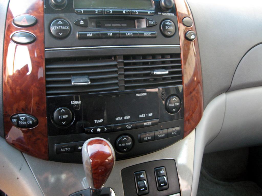 2005 Toyota Sienna XLE