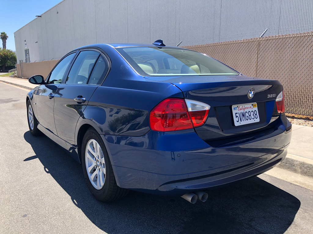 2006 BMW 325i Sedan