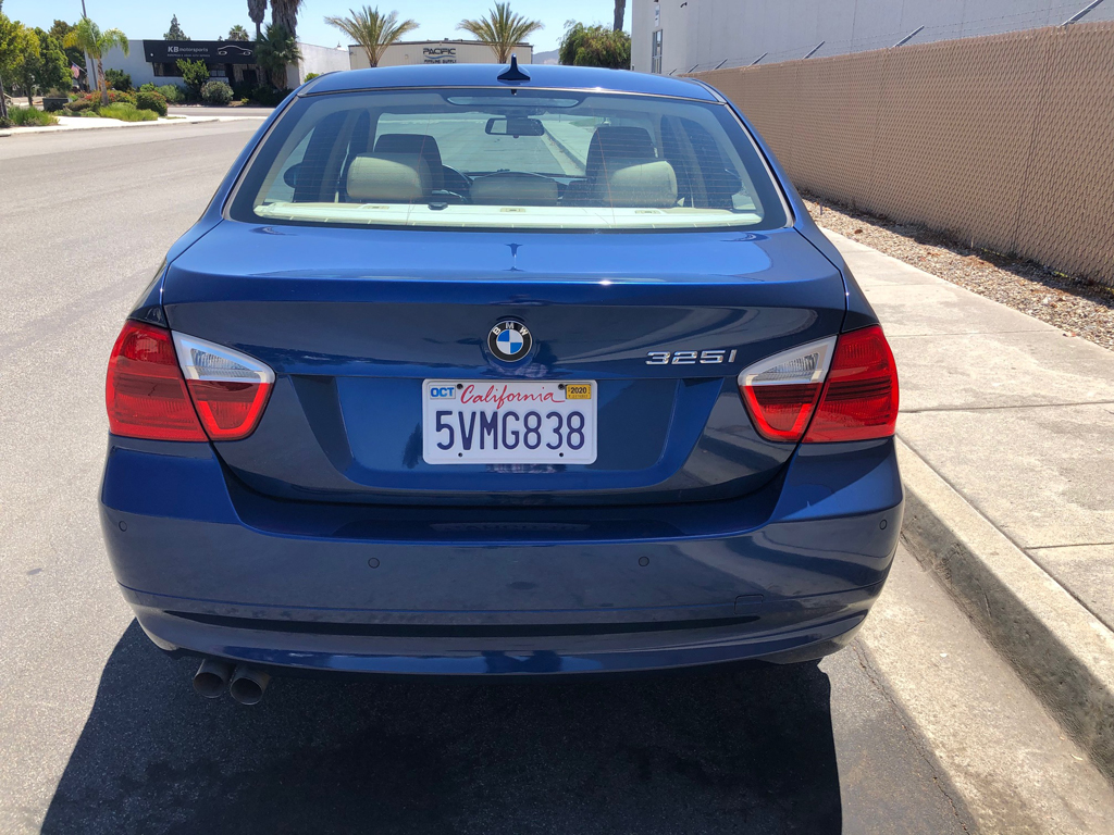2006 BMW 325i Sedan