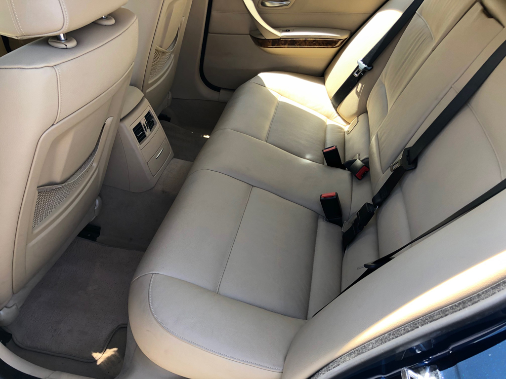 2006 BMW 325i Sedan