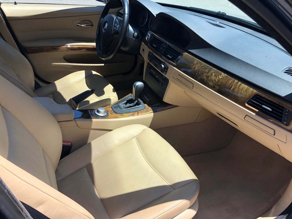 2006 BMW 325i Sedan
