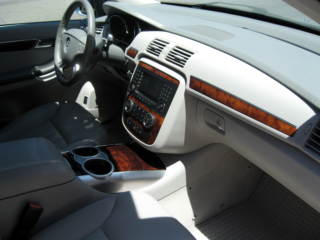 2006 Mercedes R350-SOLD
