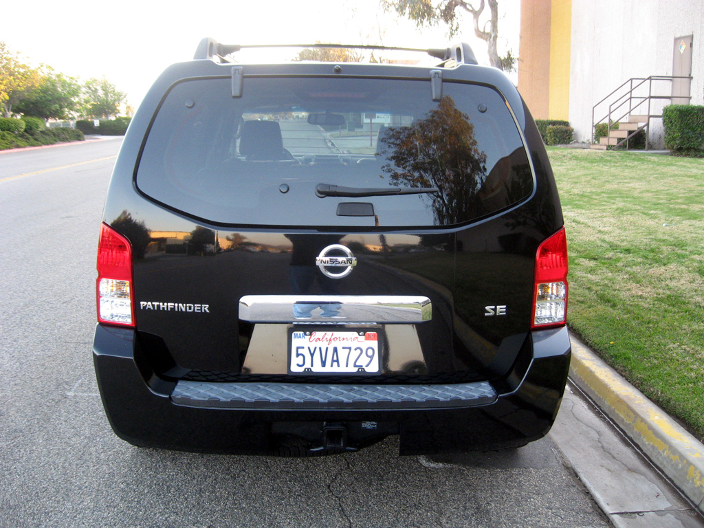 2007 Nissan Pathfinder SE - SOLD