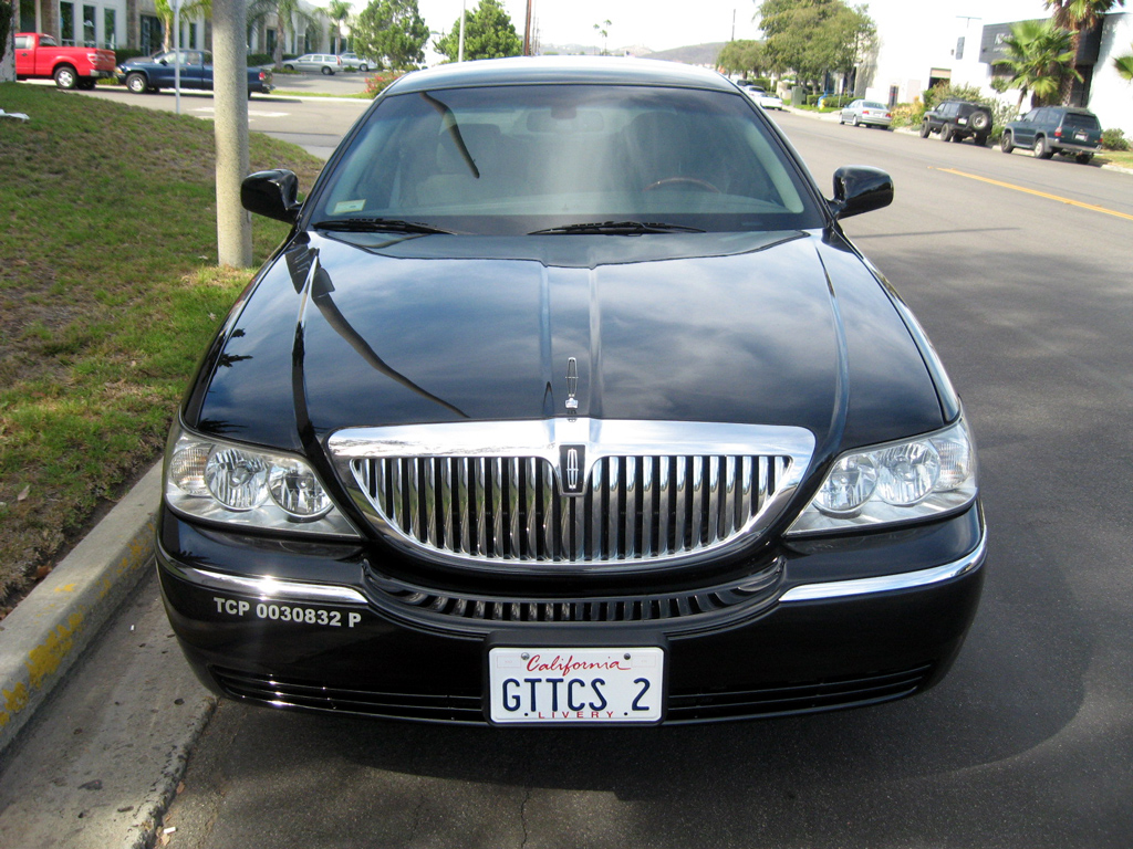 2009 Lincoln Town Car L - SOLD