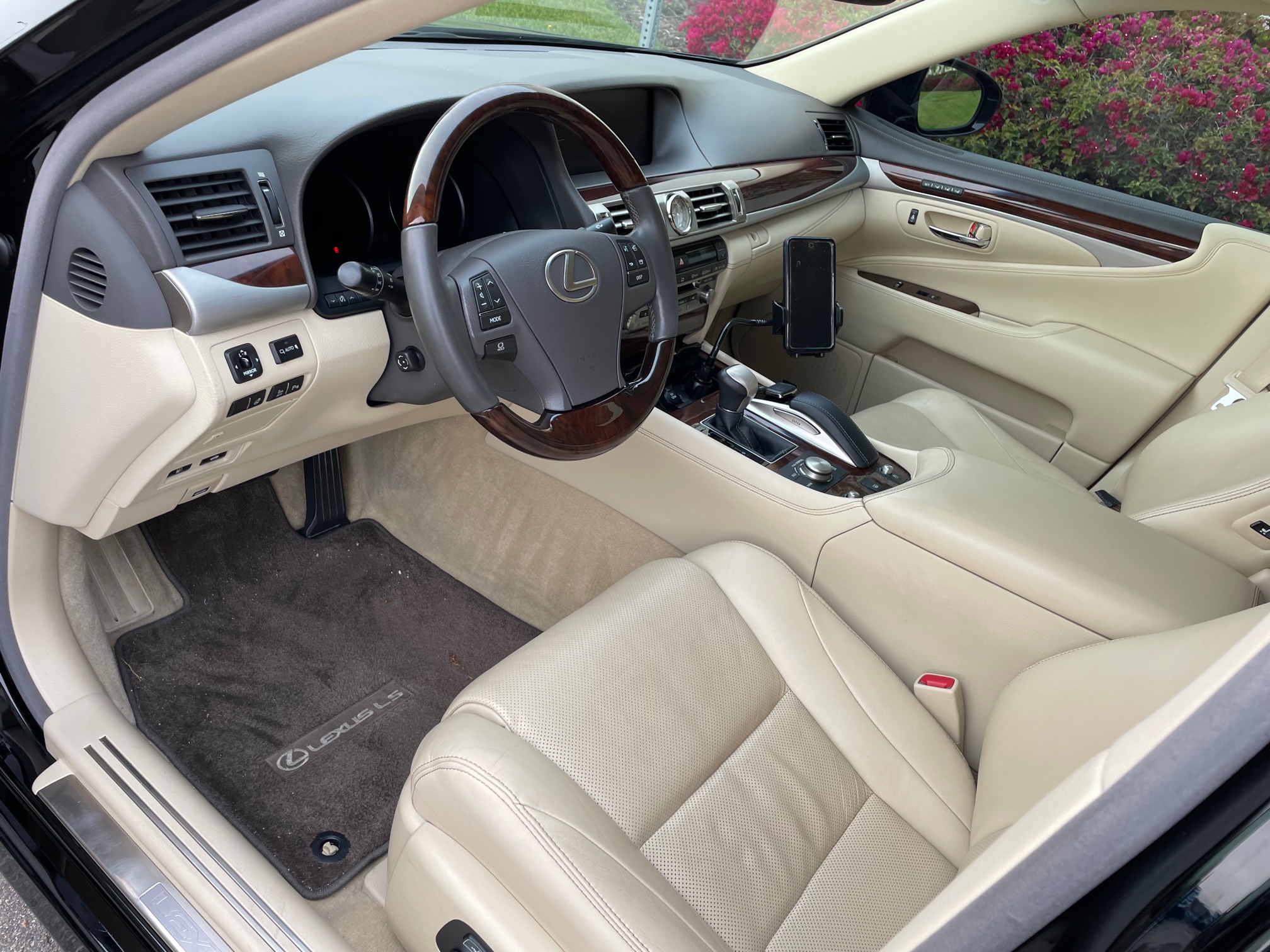 2017 Lexus LS460-SOLD