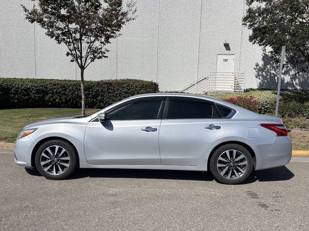 2017 Nissan Altima SV - Click Image to Close