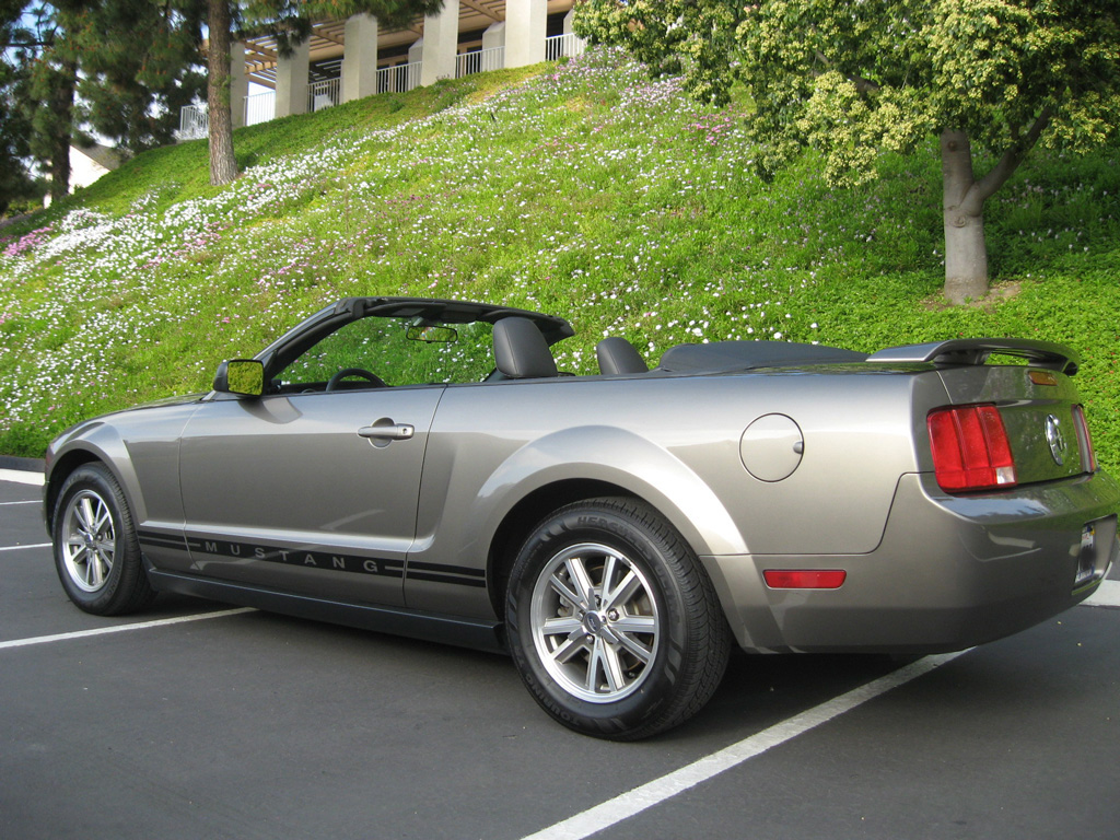2005 Ford Mustang Convertible