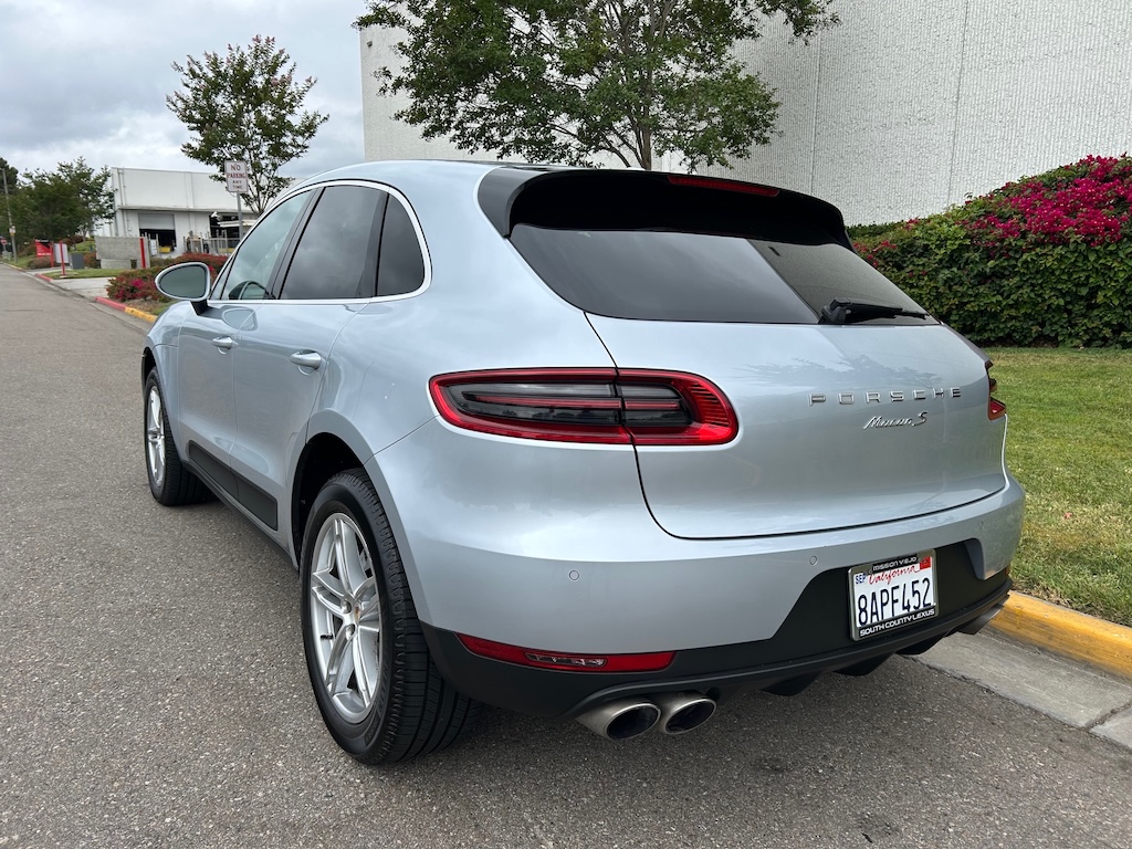 2016 Porsche Macan S-SOLD